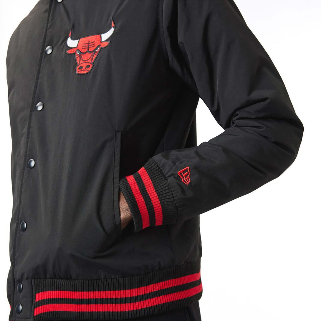 New Era Chicago Bulls NBA Logo Black Bomber dzseki - Sportmania.hu