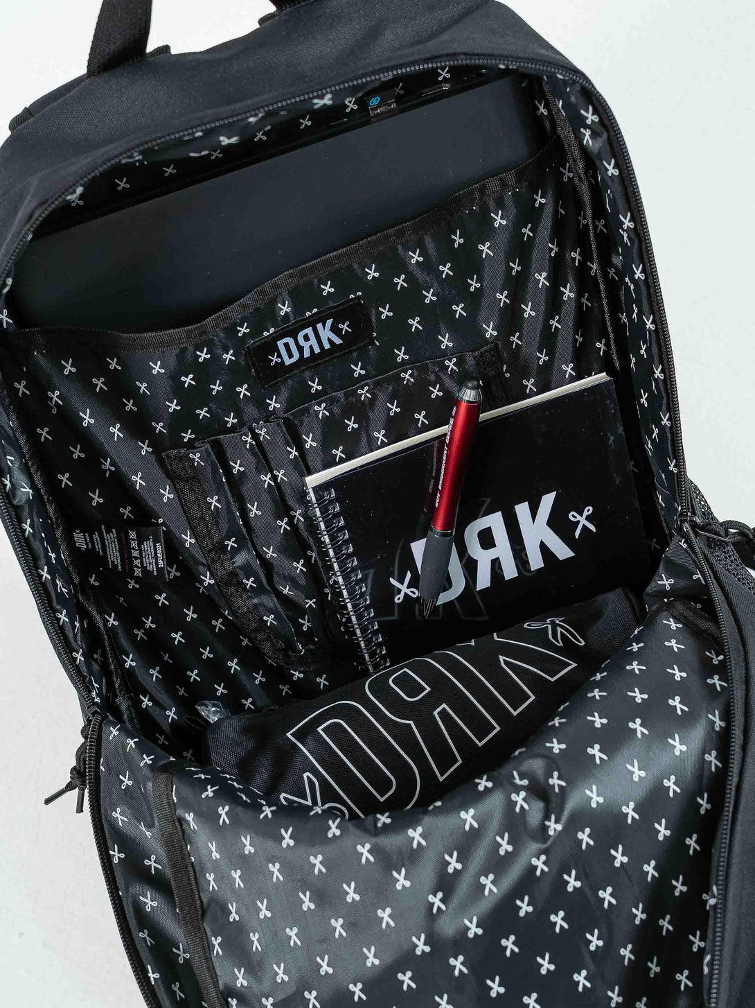 Dorko Geek Backpack Pencilcase Set hátizsák