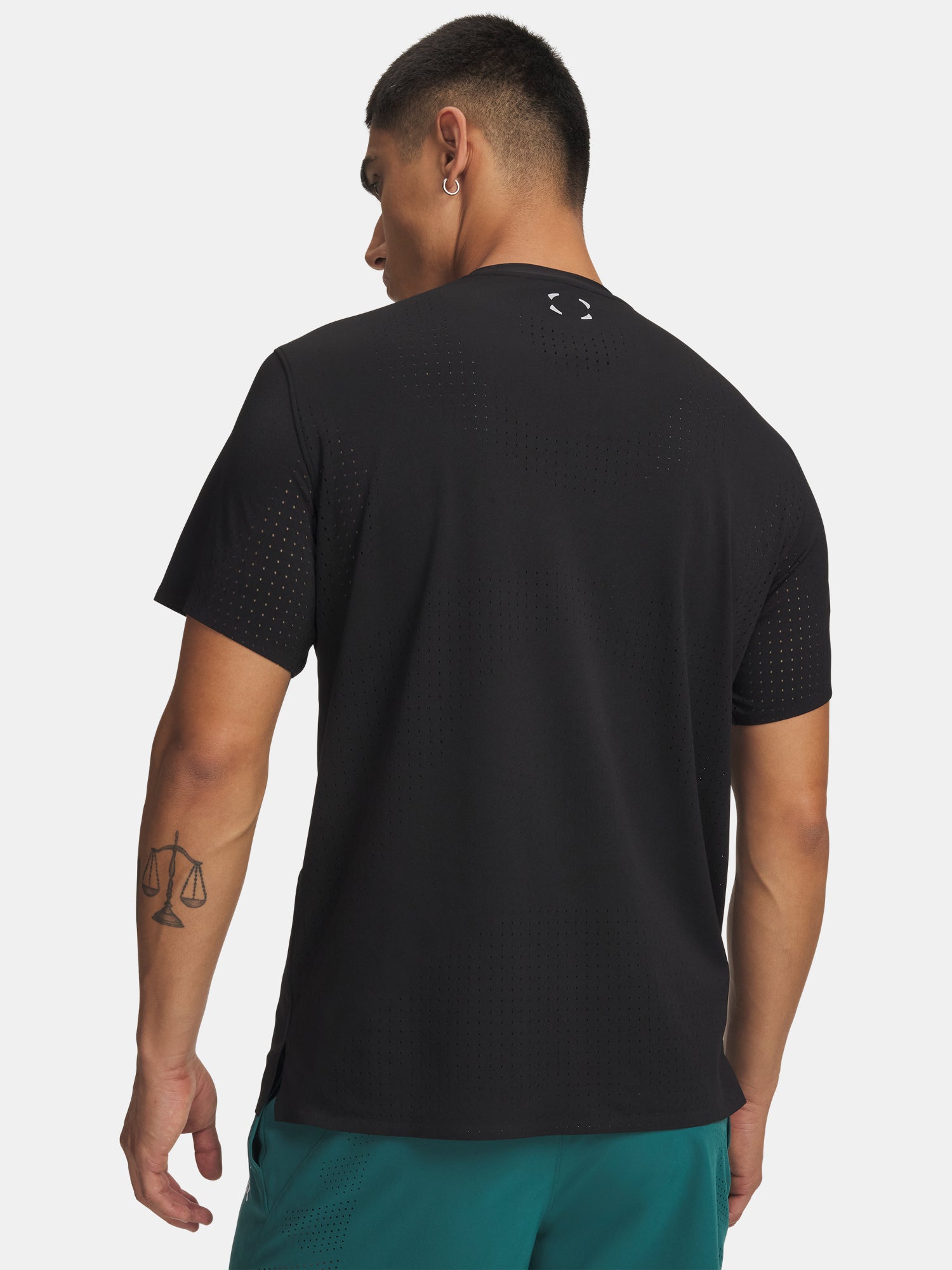 Férfi póló Under Armour UA Halo Vent SS-BLK