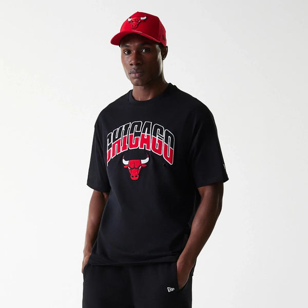 New Era Chicago Bulls NBA Arch Graphic Black Oversized póló