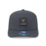 Las Vegas Raiders NFL Sideline 2025 Charcoal 9SEVENTY Stretch Snap Adjustable Cap - baseball sapka