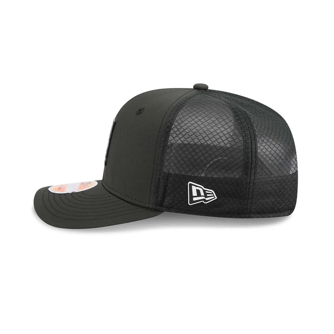 Baltimore Ravens NFL Sideline 2025 Black 9SEVENTY Trucker Stretch Snap Adjustable Cap - baseball sapka