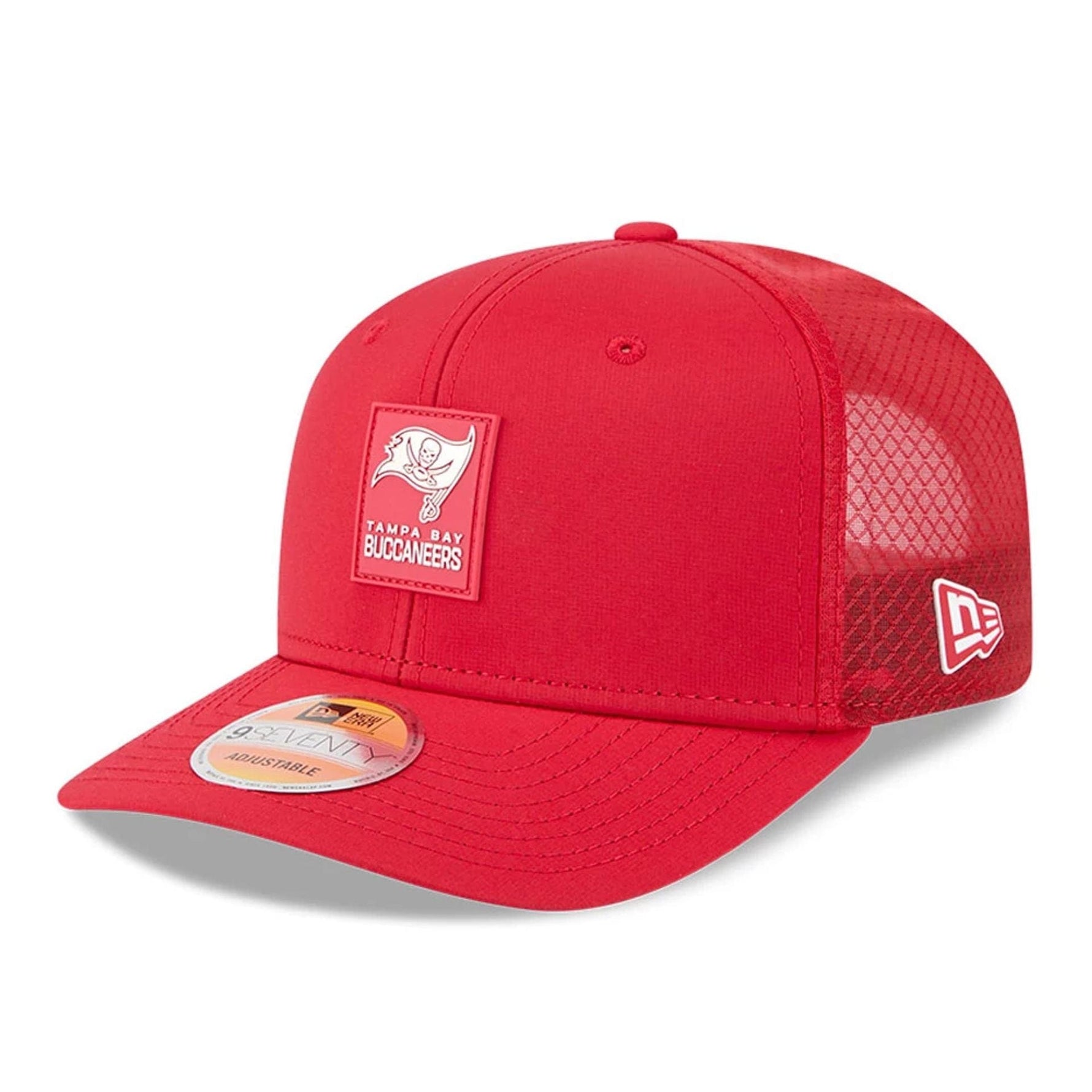 Tampa Bay Buccaneers NFL Sideline 2025 Red 9SEVENTY Trucker Stretch Snap Adjustable Cap - baseball sapka