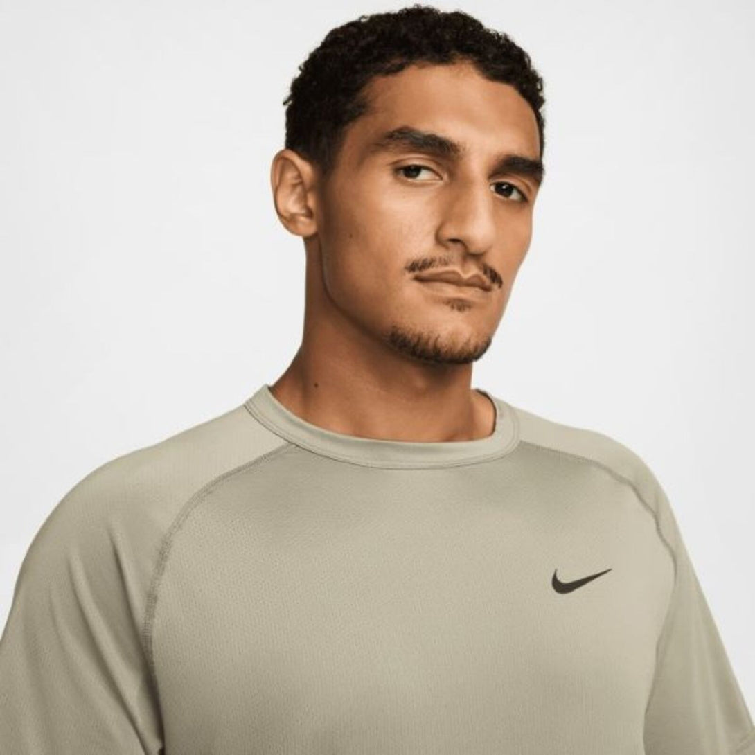 Nike Ready Men\"s Dri-FIT Short Póló
