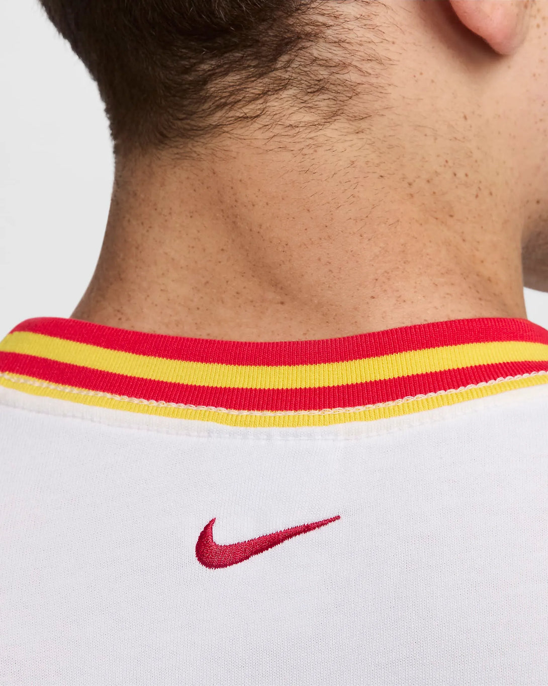 Nike Liverpool FC Premium Essential póló - Sportmania.hu