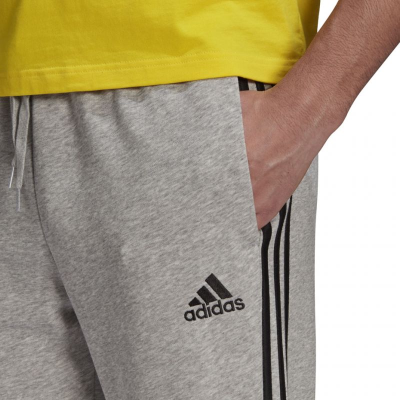 Adidas Essentials Tapered Cuff 3 Stripes férfi Nadrág GK8889