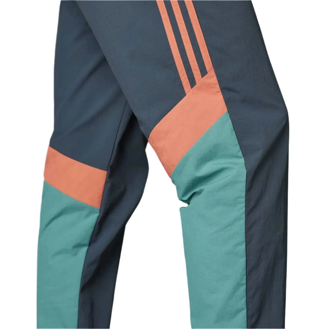 Adidas FC Bayern Seasonal melegítőnadrág - Sportmania.hu