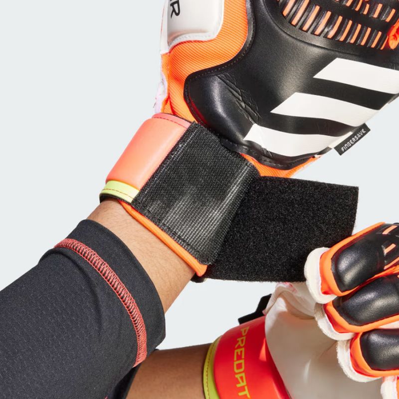 Adidas Predator GL MTC FS IQ4037 goalkeeper gloves Kiegészítők