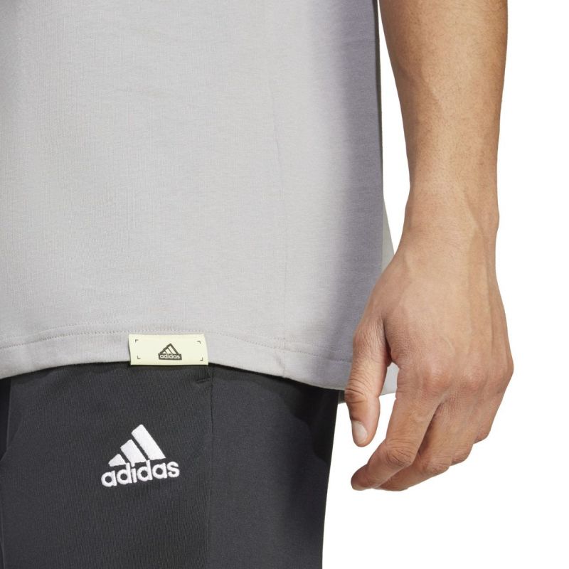 adidas T-shirt adidas Tech Linear Graphic M IY0728 Póló - Sportmania.hu