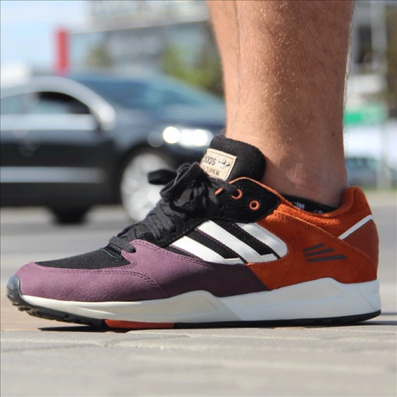 adidas Tech Super Futócipő M25460