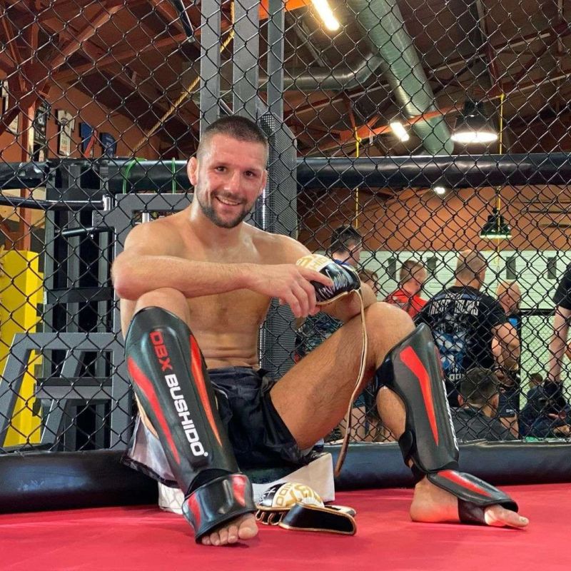 DBX Bushido Shin Guards - Phantom Red piros védőfelszerelés