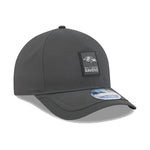 New Era Baltimore Ravens NFL Sideline 2025 Charcoal 9FORTY M-Crown - baseball sapka