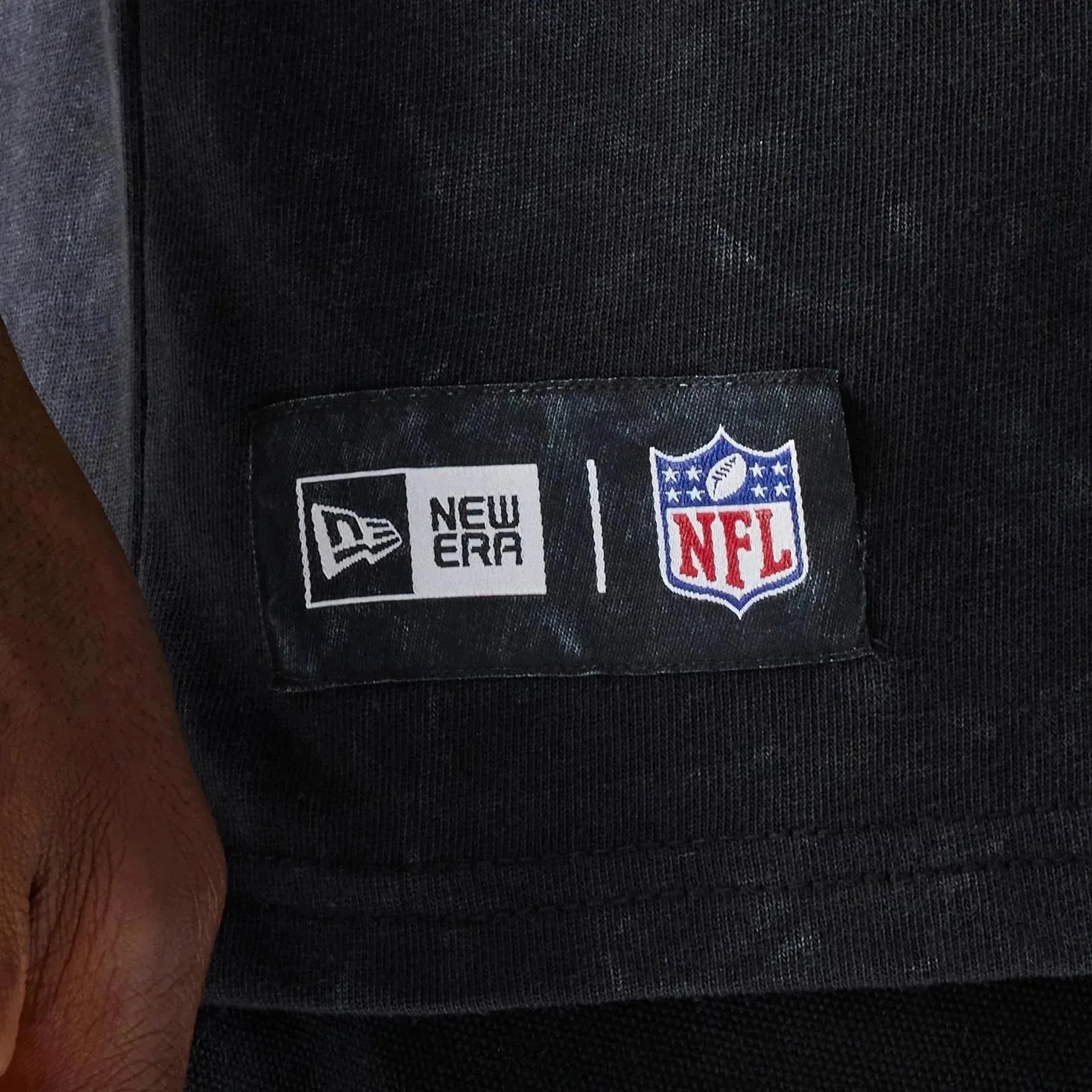 New Era Carolina Panthers NFL Games Premium Apparel Black Oversized póló - Sportmania.hu