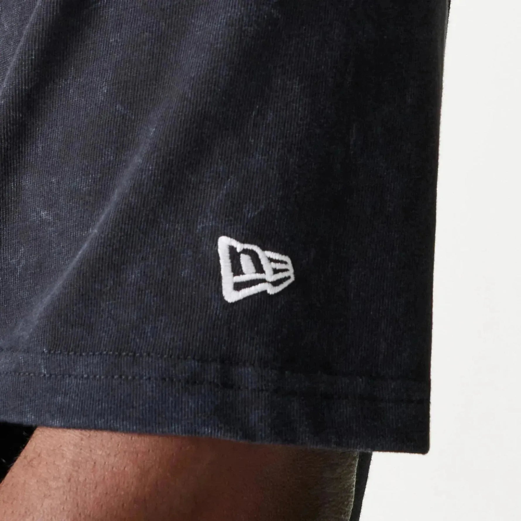 New Era Carolina Panthers NFL Games Premium Apparel Black Oversized póló - Sportmania.hu