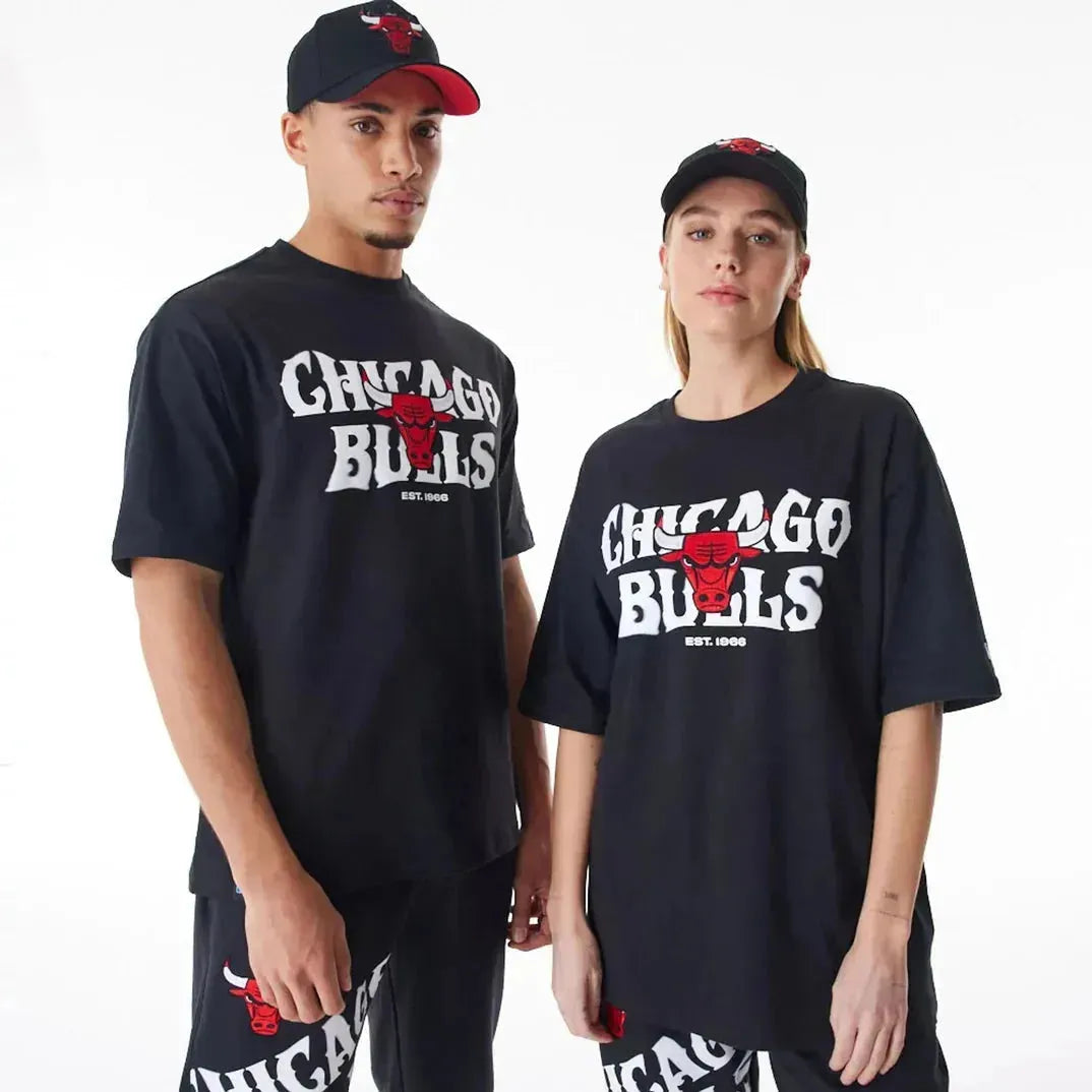 New Era Chicago Bulls NBA Graphic Black Oversized póló - Sportmania.hu