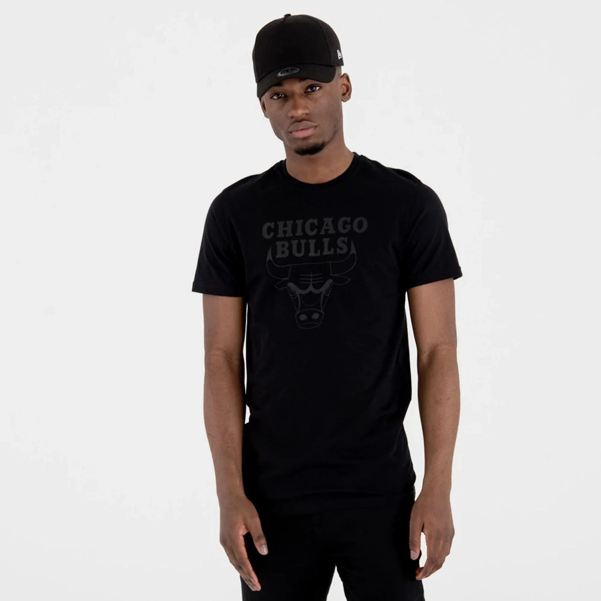 New Era Chicago Bulls NBA Regular Black On Black unisex póló