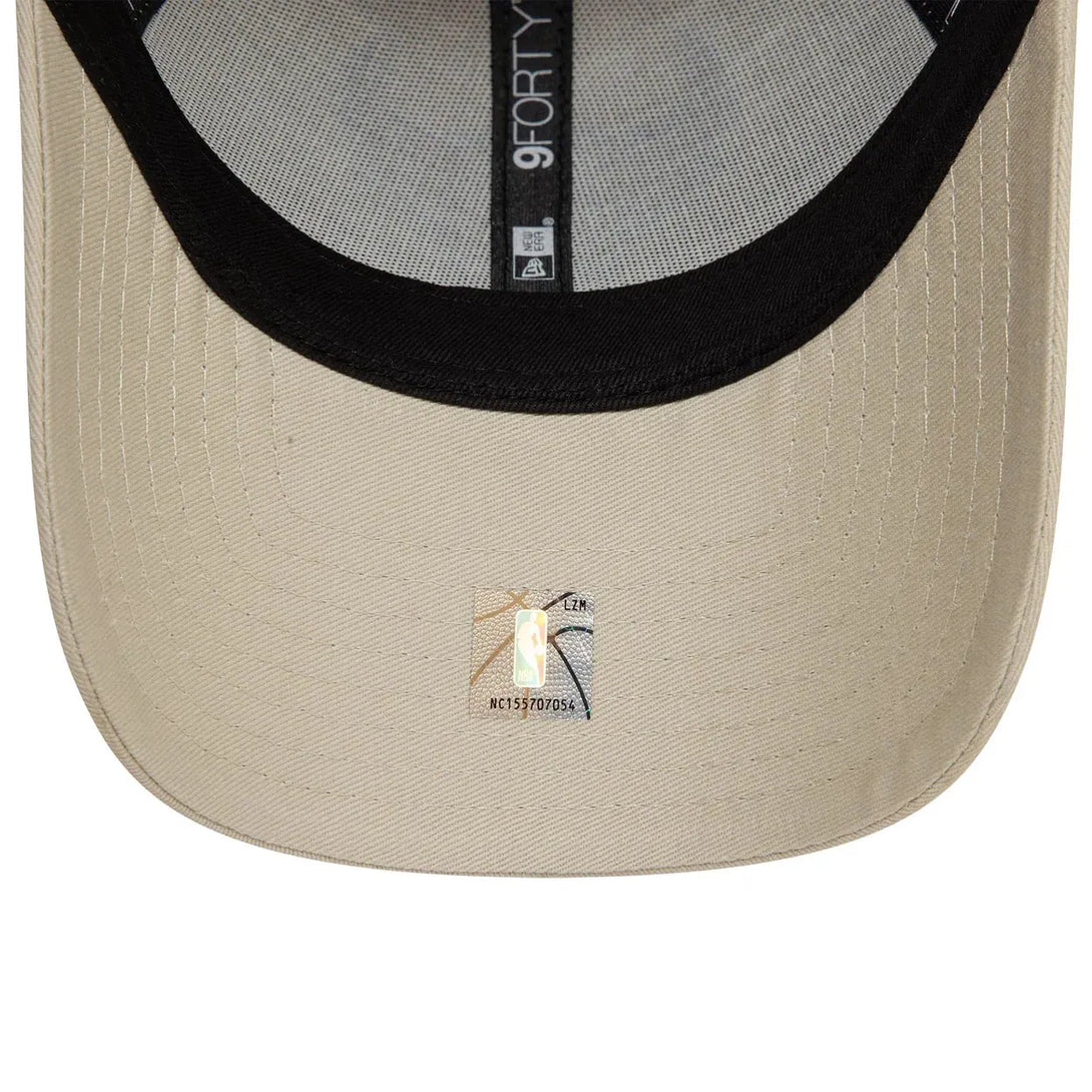 New Era Chicago Bulls Team Outline Cream 9FORTY Adjustable baseball sapka - Sportmania.hu