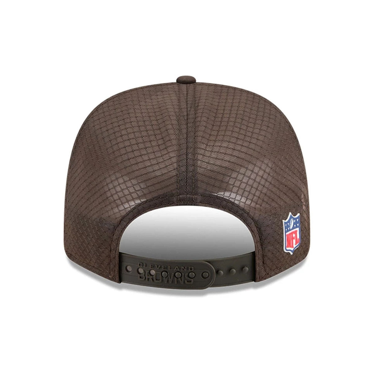 New Era Cleveland Browns NFL Sideline 2025 Dark Brown 9SEVENTY Trucker Stretch Snap - baseball sapka