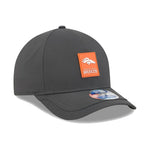 New Era Denver Broncos NFL Sideline 2025 Charcoal 9FORTY M-Crown - baseball sapka