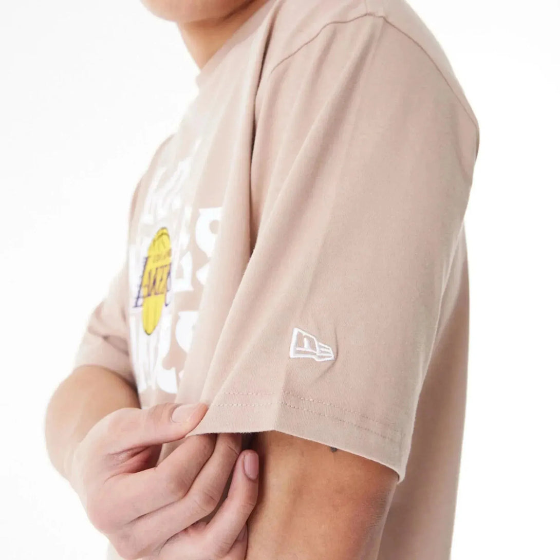 New Era LA Lakers NBA Graphic Beige Oversized póló - Sportmania.hu