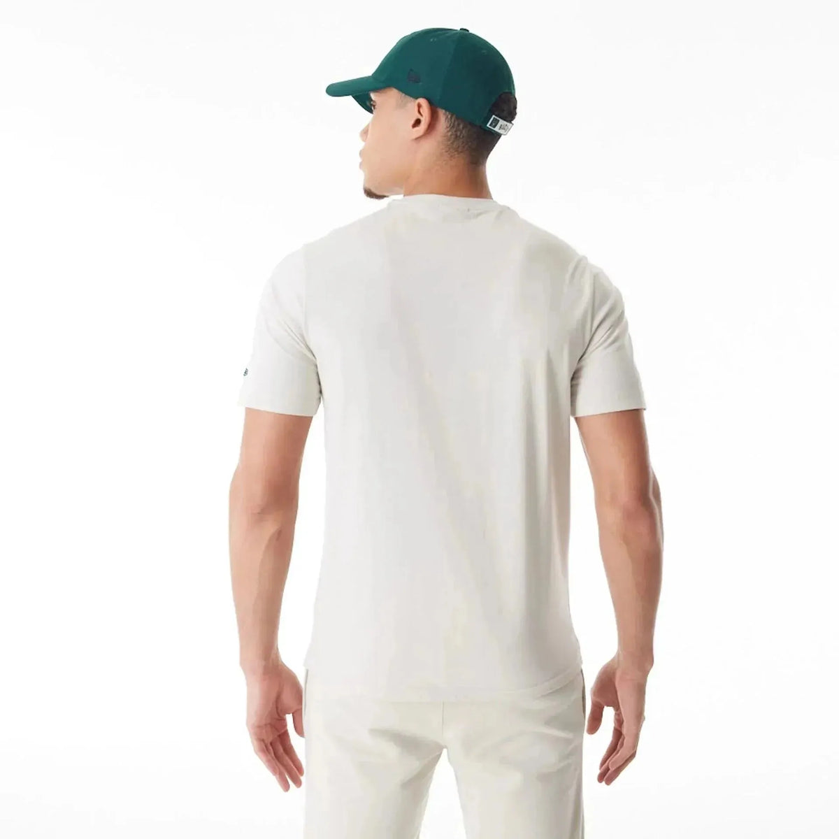 New Era Milwaukee Bucks NBA Player Graphic Cream férfi Póló