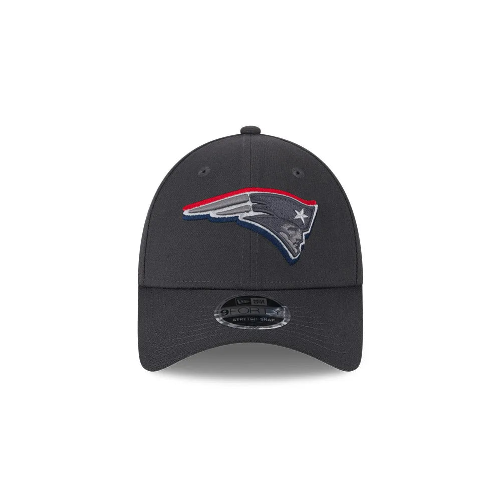 New Era New England Patriots NFL Draft 2024 Dark Grey 9FORTY Stretch-Snap Baseball sapka - Sportmania.hu