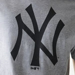 New Era New York Yankees MLB Regular Grey férfi póló
