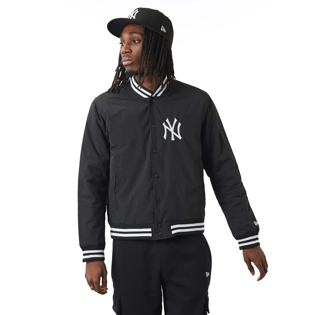 New Era New York Yankees Team Logo Black Bomber dzseki - Sportmania.hu