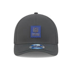 New Era Official Logo NFL Sideline 2025 Charcoal 9FORTY M-Crown - baseball sapka