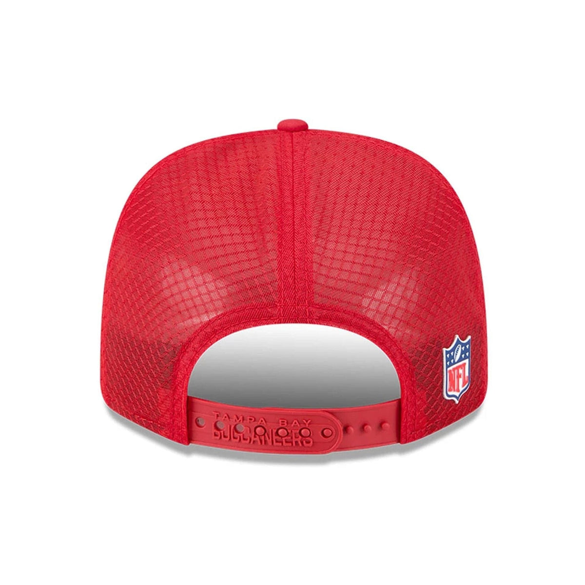 New Era Tampa Bay Buccaneers NFL Sideline 2025 Red 9SEVENTY Trucker Stretch Snap - baseball sapka