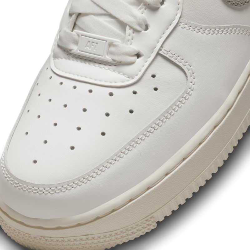 Nike Air Force 1 '07 W fehér női utcai cipő DQ7569-100