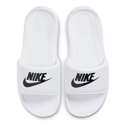 Nike Victori One Slide W CN9677-100 papucs - Sportmania.hu