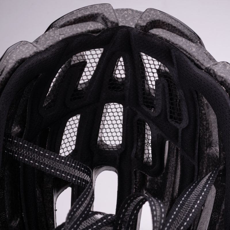 Radvik PELETON helmet sisak
