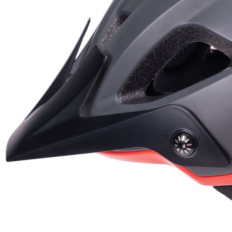 Radvik slag helmet fekete sisak