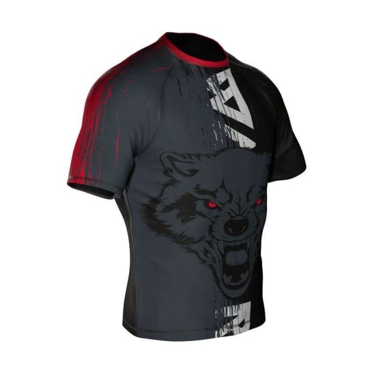 DBX Bushido The "Wolf" compression rashguard is made of DBX MORE DRY material. póló
