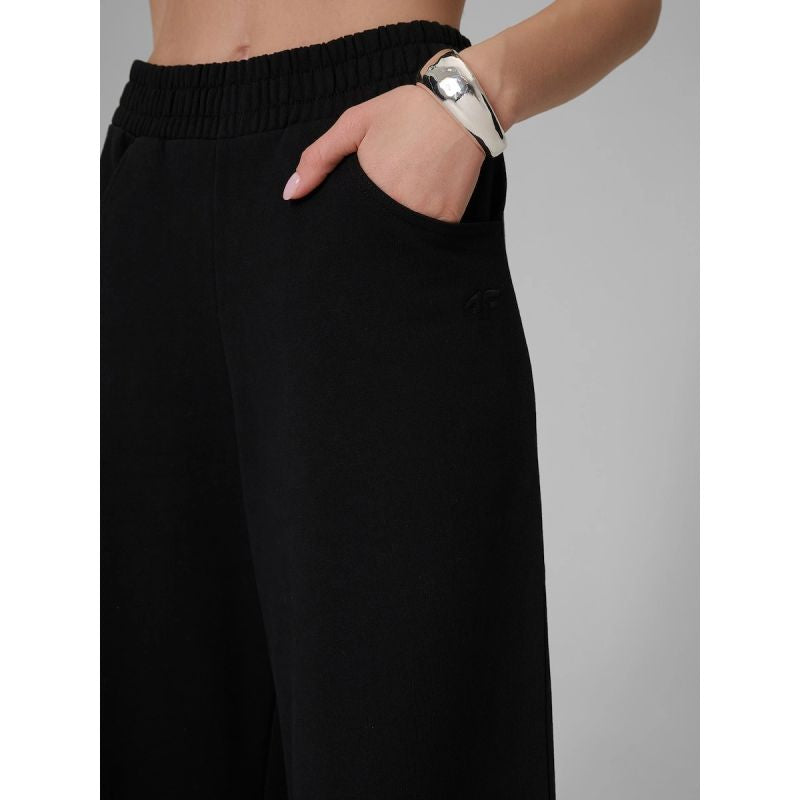 Women's wide-leg sweatpants 4F