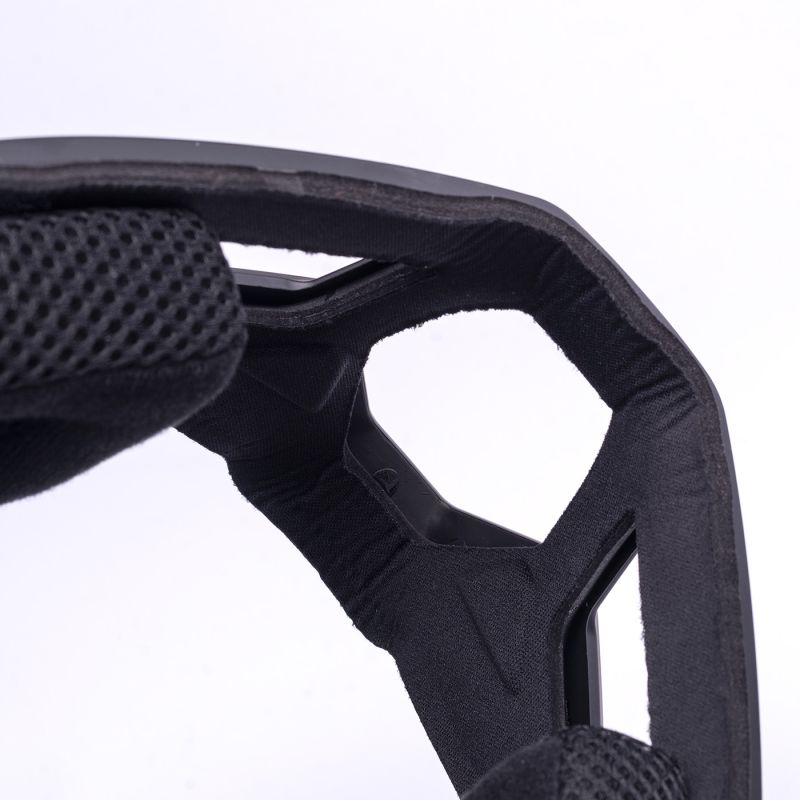 Radvik Fulljack helmet fekete protectors and knee pads