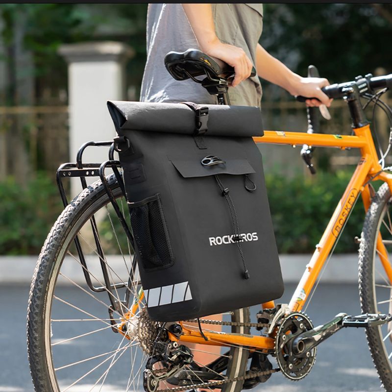 Rockbros Bike Bag with Backpack Function, Waterproof, with Helmet Attachment 18l - Black fekete helmets
