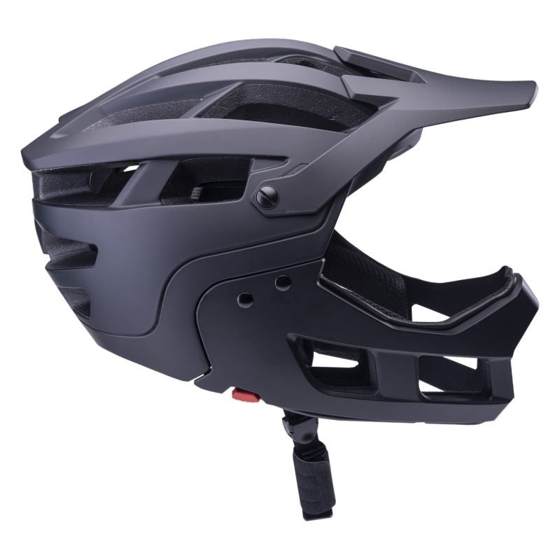 Radvik Fulljack helmet fekete protectors and knee pads