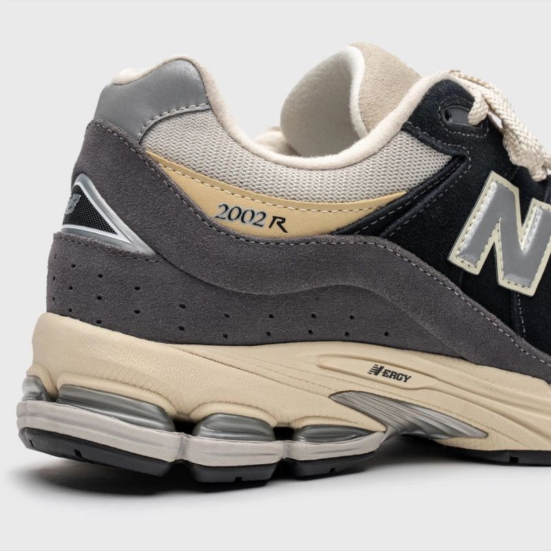 New Balance M M2002RSH sports shoes cipő