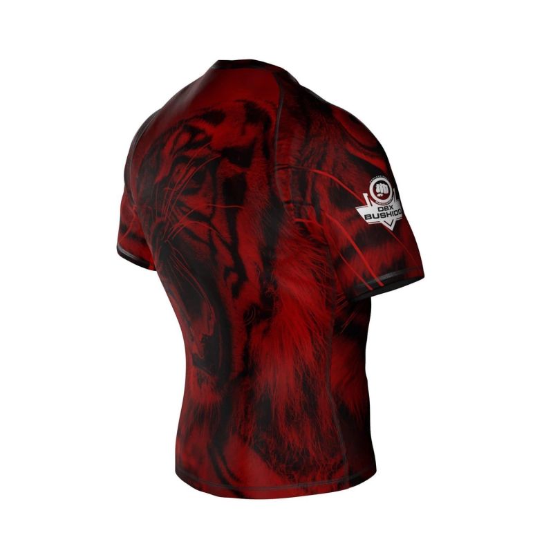 DBX Bushido The "Leone" compression Rashguard is made of DBX MORE DRY material. póló