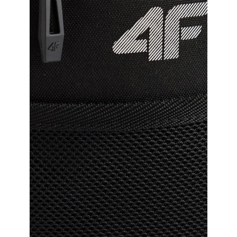 4F táska