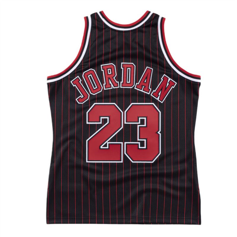 Mitchell & Ness Michael Jordan Chicago Bulls 1995/96 Authentic Jersey - AJY4AC18126-CBUBLCK96MJO fekete mez