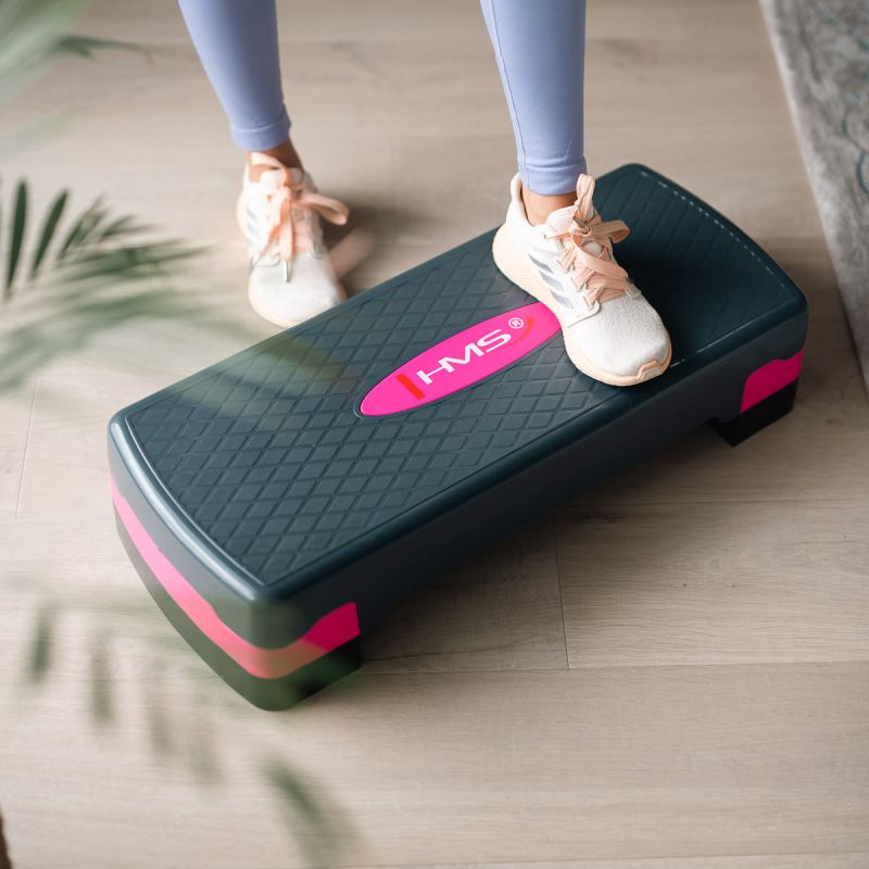 HMS aerobics step model AS002 in pink/ szürke póló 17-44-006