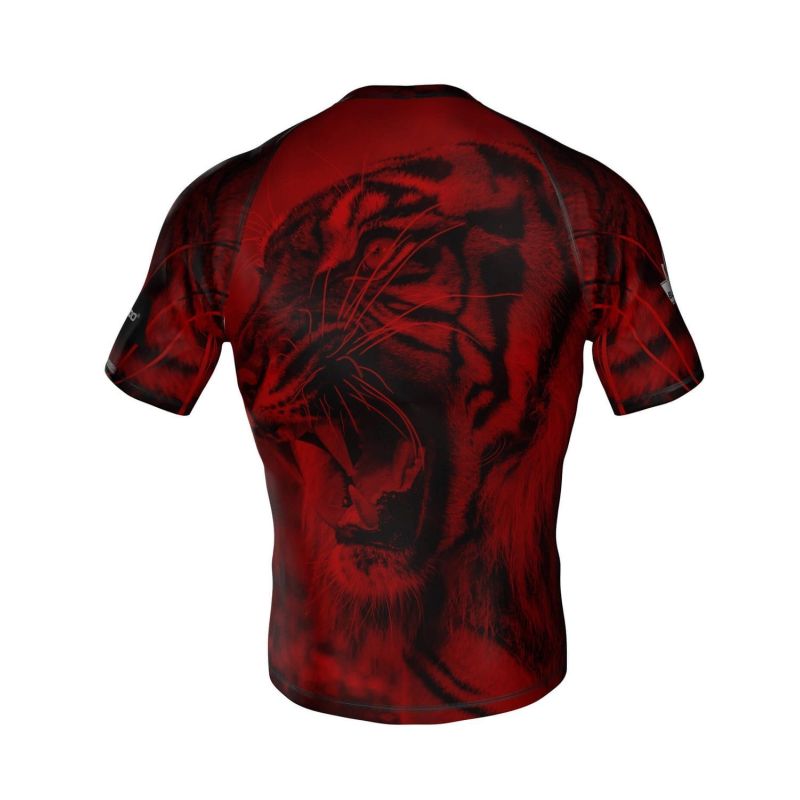 DBX Bushido The "Leone" compression Rashguard is made of DBX MORE DRY material. póló