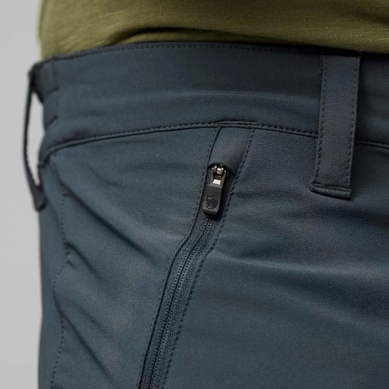 Fjällräven Abisko Trail Stretch Shorts M F12200165-555 Nadrág