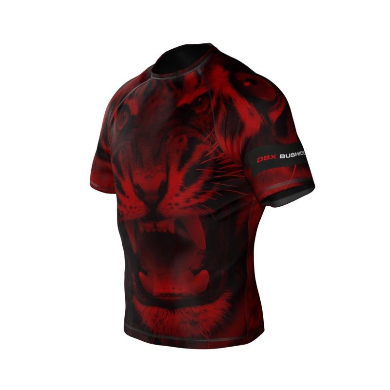 DBX Bushido The "Leone" compression Rashguard is made of DBX MORE DRY material. póló