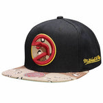 Mitchell & Ness NBA HWC Atlanta Hawks Choco Camo Cap - HHSS1101-AHAYYPPPBLCK uniwersalny baseball sapka