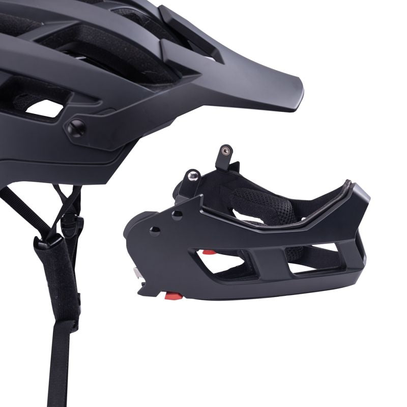 Radvik Fulljack helmet fekete protectors and knee pads