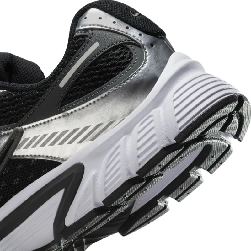 Nike Men's V5 RNR cipő